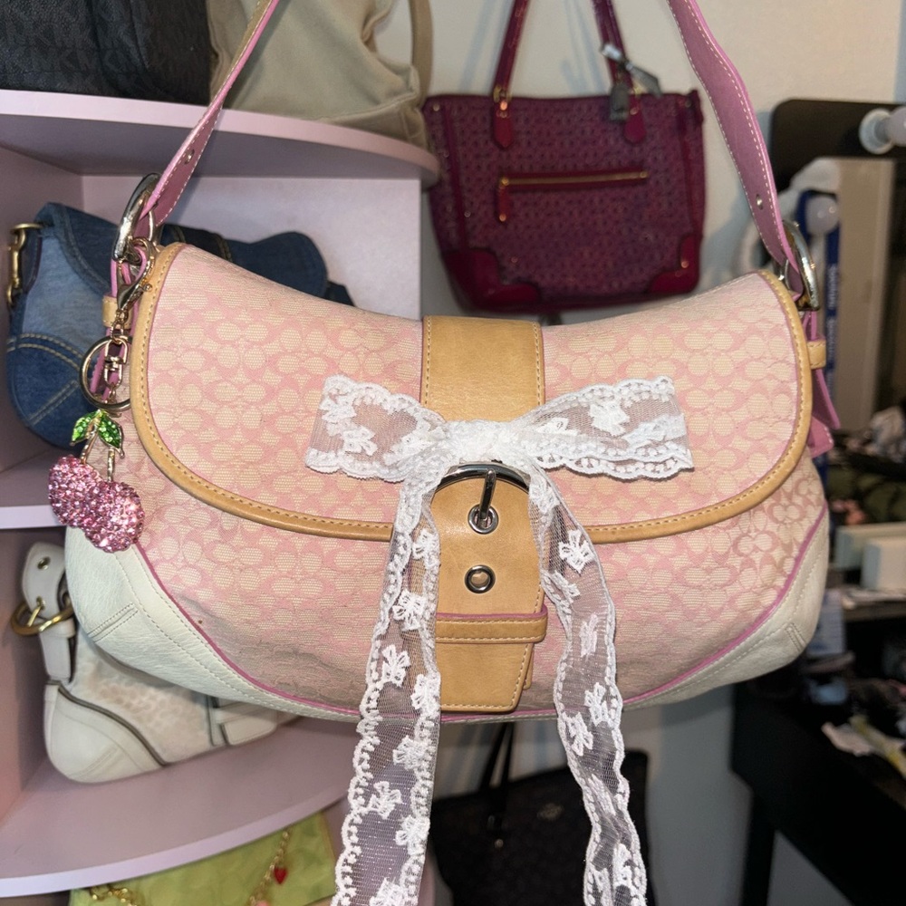 Y2K Pink Coach Soho SOLD ON INSTAGRAM @kennaaasclosett